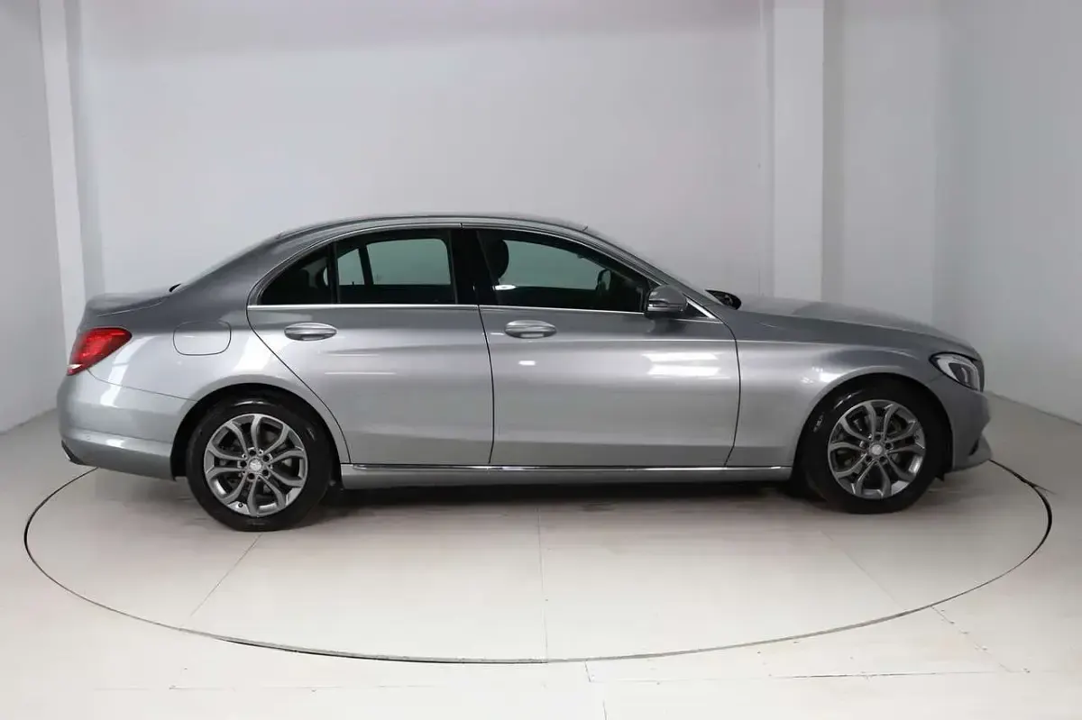 Gebraucht Mercedes C180 Avantgarde 122 PS (89 kW) 2015 Grau Limousine