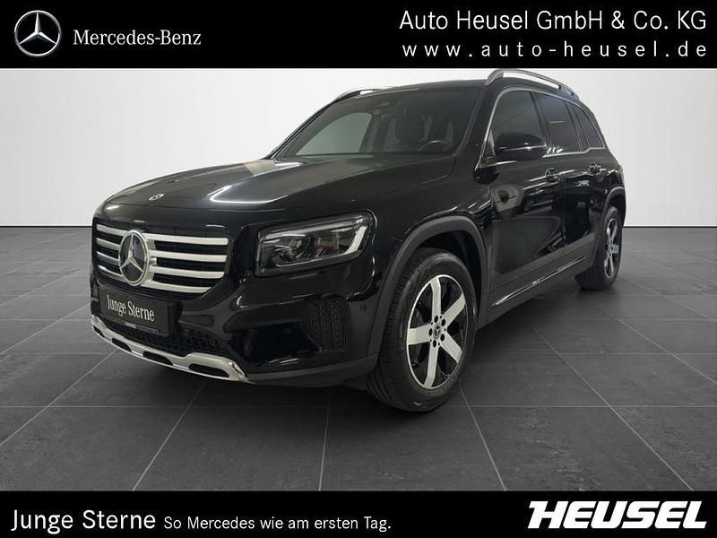 Metalliclack kosmosschwarz (metallic) Gebraucht 2024 Mercedes GLB200 Progressive SUV | 36.900 € (Fairer Preis) - Bild 1/4