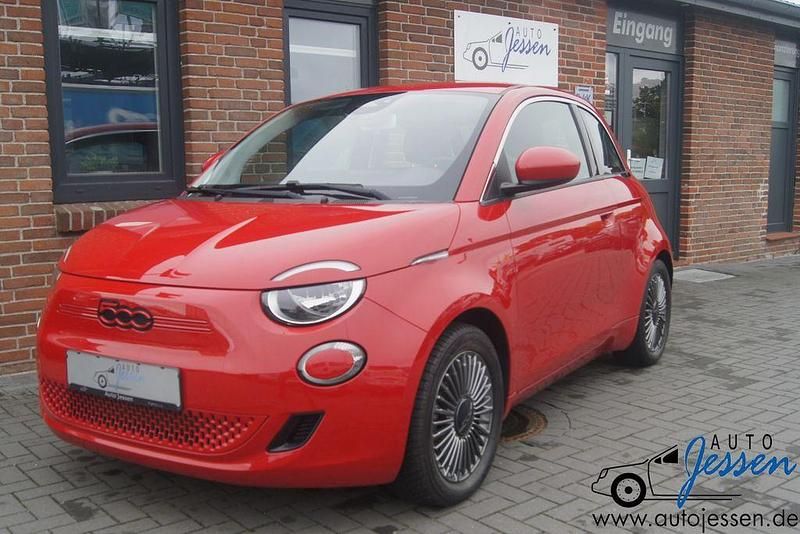 Rot Gebraucht 2022 Fiat 500e Red Kleinwagen | 16.985 € (Teuer) - Bild 1/4