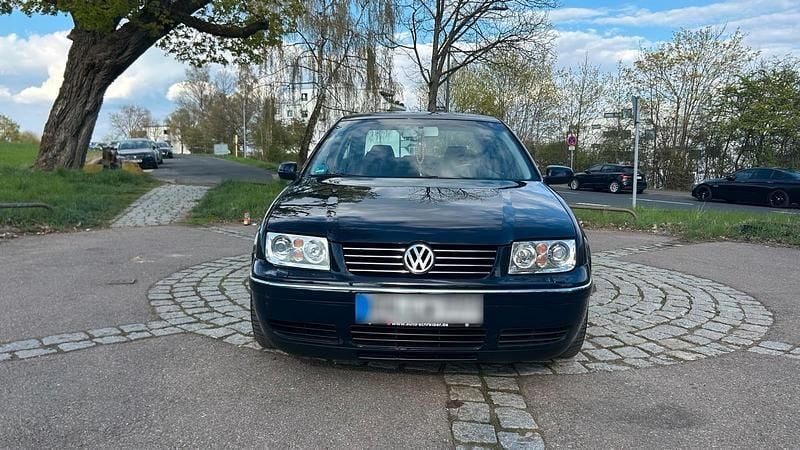 Usado VW Bora 115 HP (84 kW) 2003 Azul Sedan