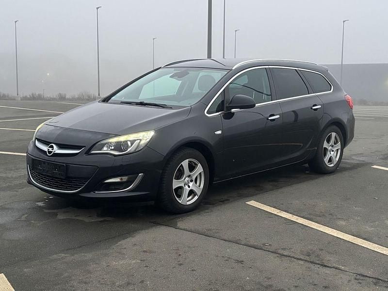 Schwarz Gebraucht 2012 Opel Astra Innovation Kombi | 7.499 € (Etwas zu teuer) - Bild 1/4