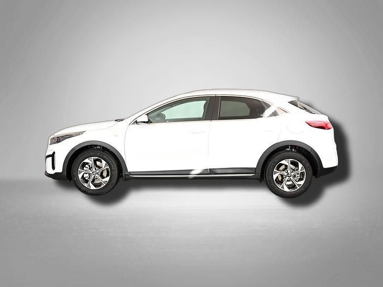 Neu Kia XCeed 116 PS (85 kW) 2025 Deluxeweiß metallic SUV