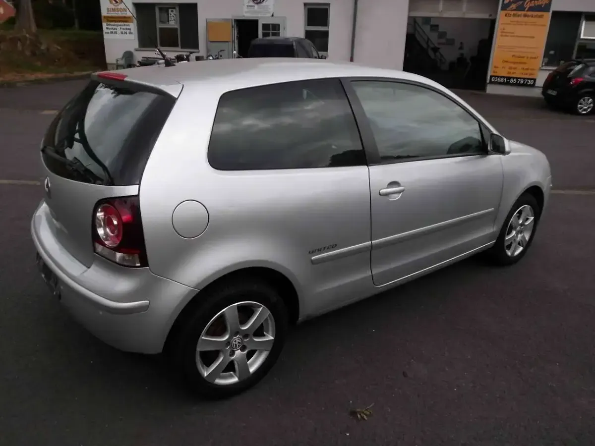 Gebraucht VW Polo United 69 PS (50 kW) 2009 Silber Kleinwagen