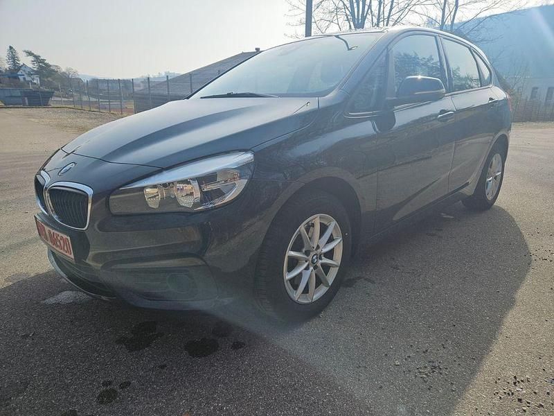 Gebraucht BMW 218 Basis 150 PS (110 kW) 2016 Schwarz Van / Kleinbus