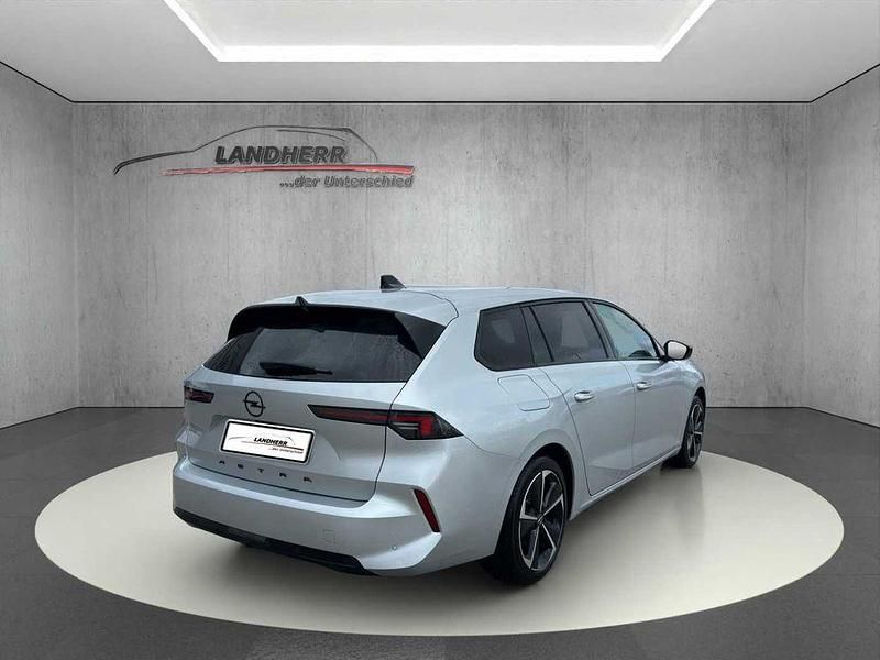 Gebraucht Opel Astra 131 PS (96 kW) 2024 Kristall silber (metallic) Kombi