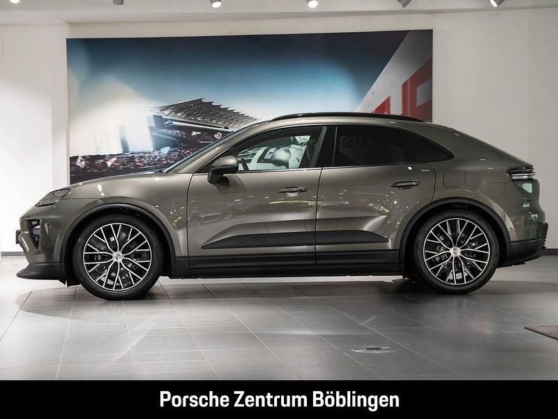 Gebraucht Porsche Macan 264 kW (360 PS) 2025 Aventuringrünmetallic SUV