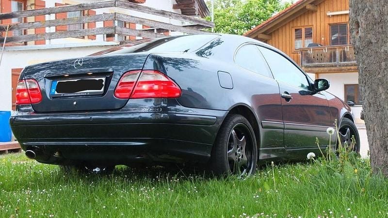 Gebraucht Mercedes CLK320 Elegance 218 PS (160 kW) 2001 Schwarz Coupé