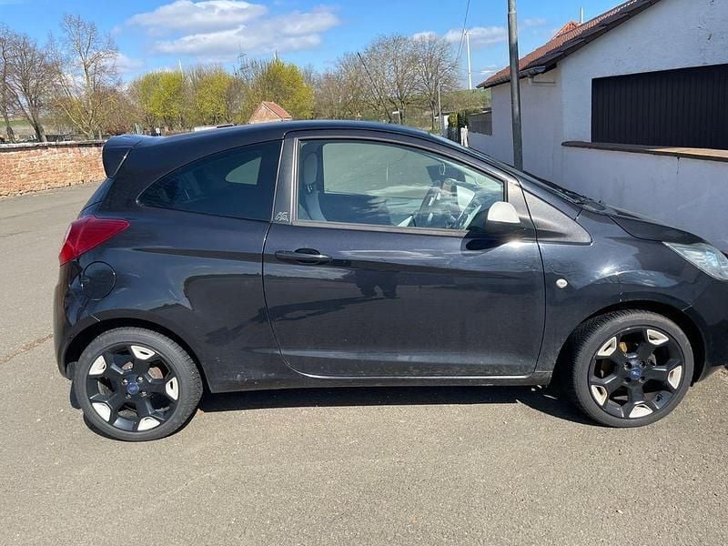 Gebraucht Ford Ka Ambiente 70 PS (51 kW) 2015 Schwarz Kleinwagen