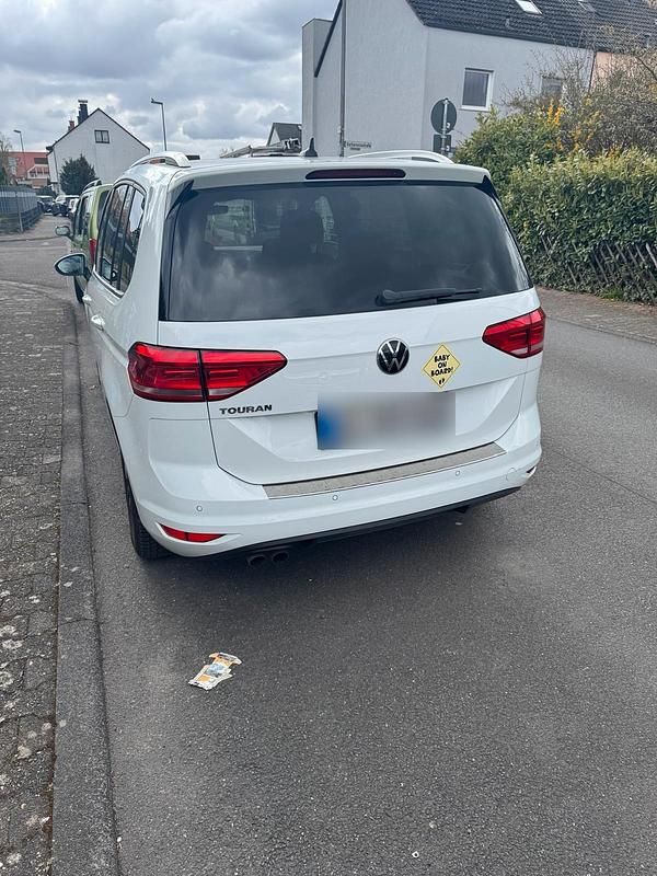 Gebraucht VW Touran 110 PS (80 kW) 2020 Weiß Van / Kleinbus