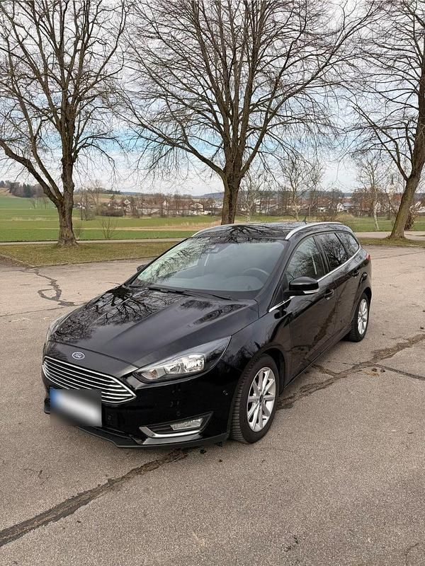 Gebraucht Ford Focus Titanium 125 PS (91 kW) 2017 Schwarz Kombi