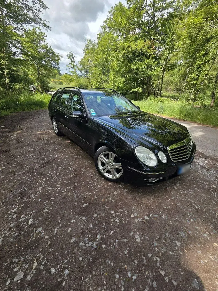 Gebraucht Mercedes E280 Avantgarde 231 PS (169 kW) 2008 Schwarz Limousine