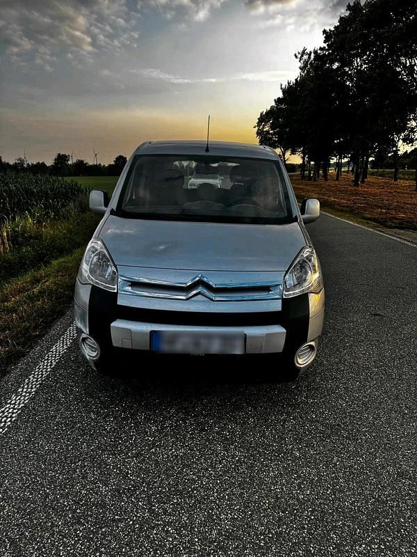 Silber Gebraucht 2012 Citroën Berlingo Van / Kleinbus | 3.999 € (Guter Preis) - Bild 1/4