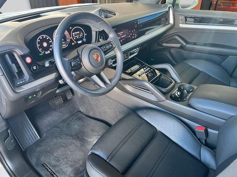 Second-hand Porsche Cayenne 470 CP (345 kW) 2024 Gri SUV