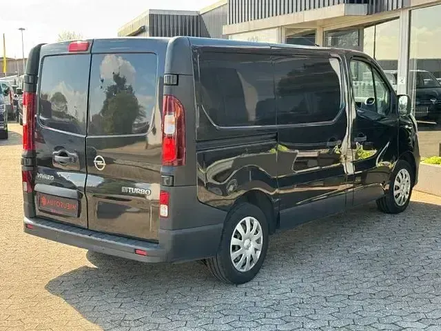 Używany Opel Vivaro 160 KM (117 kW) 2015 Andere Minivan