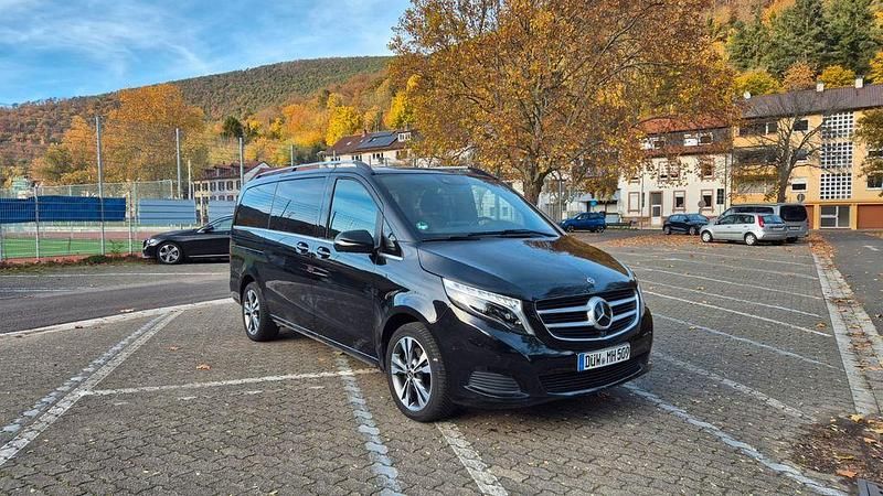 Schwarz Gebraucht 2019 Mercedes V250 Avantgarde Van / Kleinbus | 44.000 € (Guter Preis) - Bild 1/4