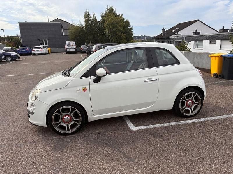 Weiß Gebraucht 2011 Fiat 500 Lounge Kleinwagen | 5.990 € (Guter Preis) - Bild 1/4