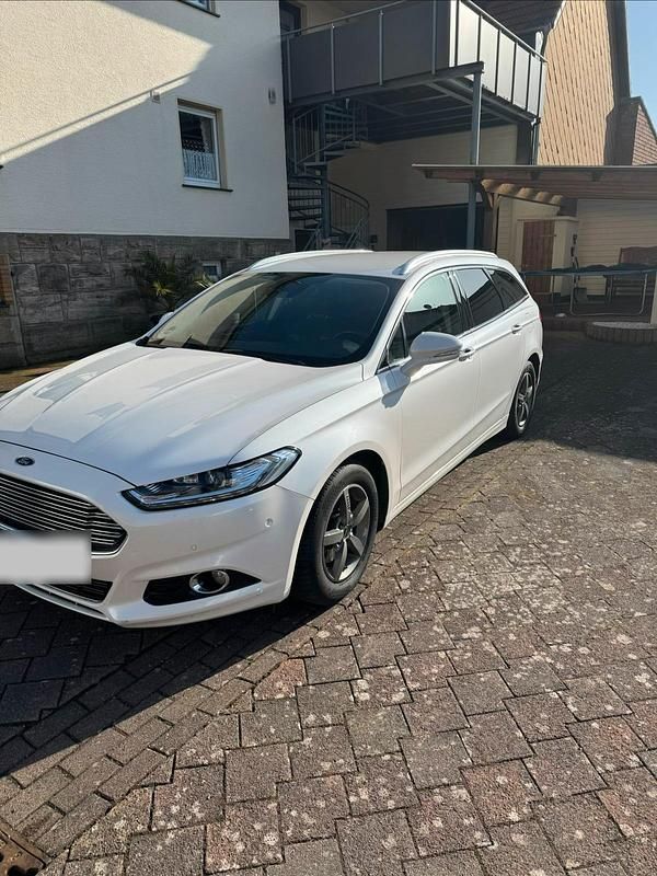 Gebraucht Ford Mondeo Titanium 179 PS (131 kW) 2016 Weiß Kombi