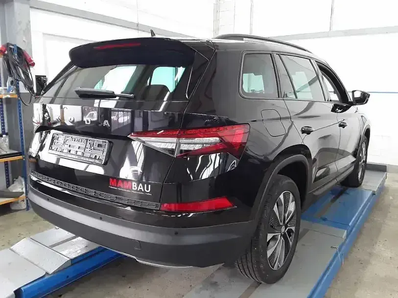 Gebraucht Skoda Kodiaq Ambition 150 PS (110 kW) 2023 Blackmagic perleffekt SUV