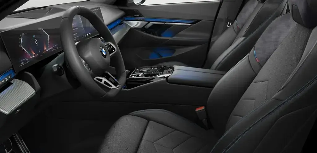 Neu BMW 540 Performance 303 PS (222 kW) 2025 Alpinweiss uni Kombi