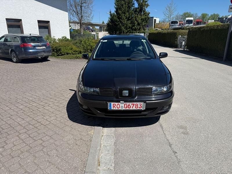 Second-hand Seat Leon 110 CP (80 kW) 2001 Negru Hatchback