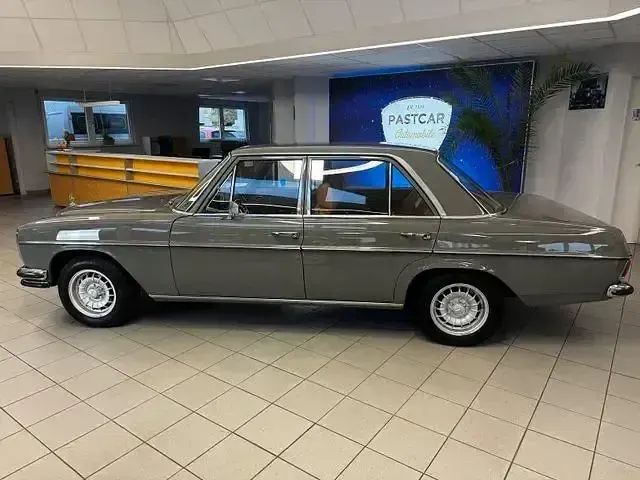 Gebraucht Mercedes W115 1971 Grau Limousine