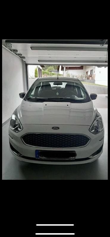 Weiß Gebraucht 2019 Ford Ka Plus Kleinwagen | 9.999 € (Fairer Preis) - Bild 1/4