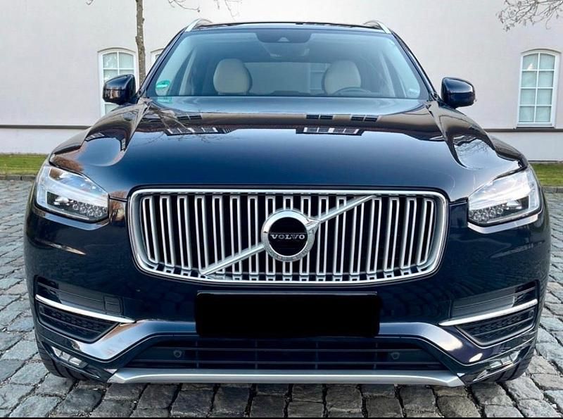 Blau Gebraucht 2016 Volvo XC90 Inscription SUV | 28.500 € (Superpreis) - Bild 1/4
