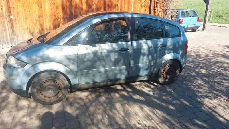 Usata Audi A2 75 CV (55 kW) 2000 Blu Utilitaria