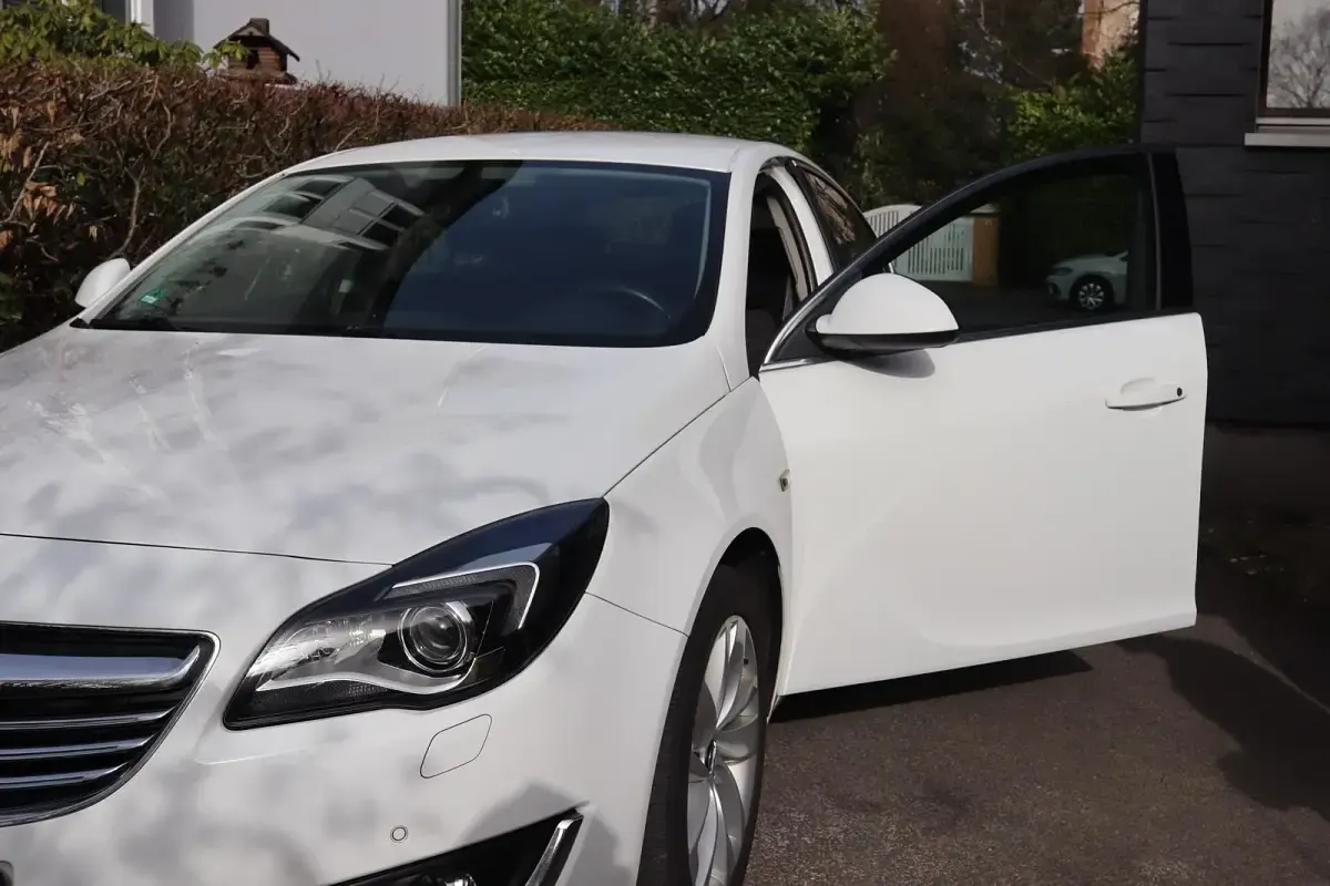 Gebraucht Opel Insignia 170 PS (125 kW) 2014 Weiß Limousine