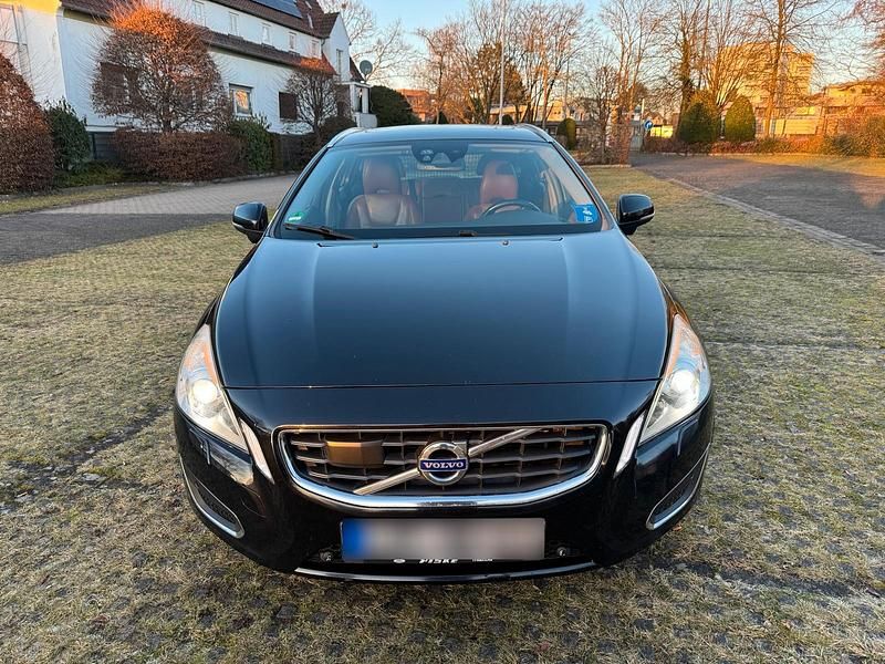 Gebraucht Volvo V60 215 PS (158 kW) 2012 Schwarz Kombi
