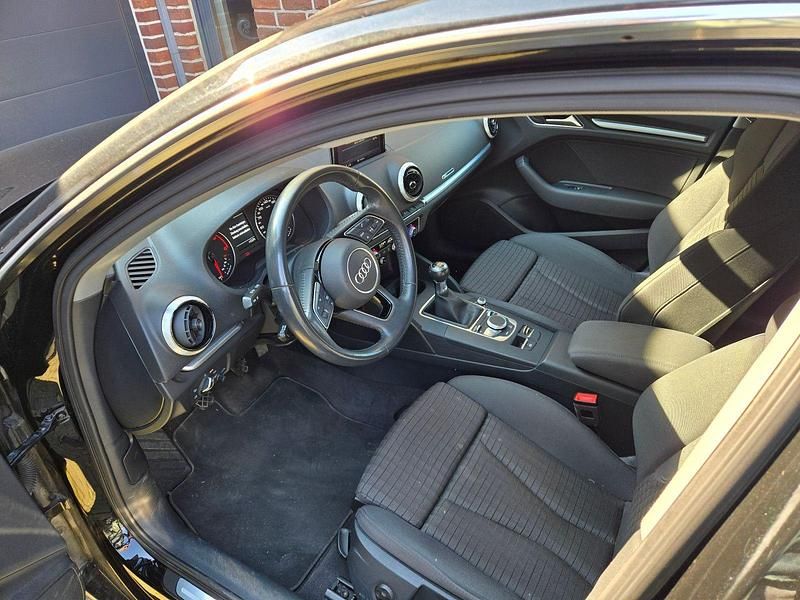 Gebraucht Audi A3 Design 116 PS (85 kW) 2019 Schwarz Limousine