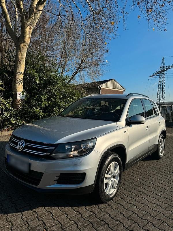 Grau Gebraucht 2014 VW Tiguan SUV | 9.900 € (Superpreis) - Bild 1/4