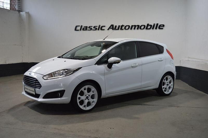 Weiß Gebraucht 2014 Ford Fiesta Cool & Sound Edition Kleinwagen | 7.900 € (Fairer Preis) - Bild 1/1