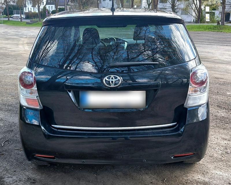 Gebraucht Toyota Verso Edition 147 PS (108 kW) 2012 Schwarz Van / Kleinbus