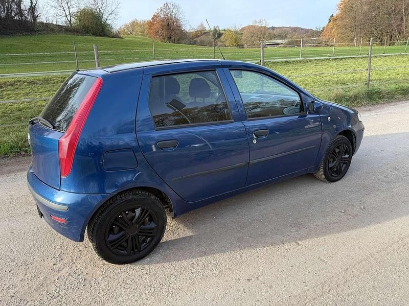Gebraucht Fiat Punto 60 PS (44 kW) 2004 Blau Limousine