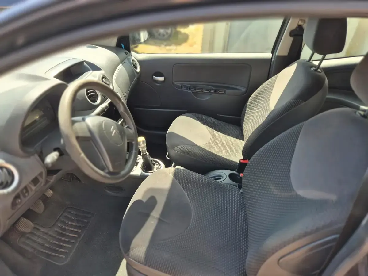 Gebraucht Citroën C2 Comfort 74 PS (54 kW) 2009 Schwarz Kleinwagen