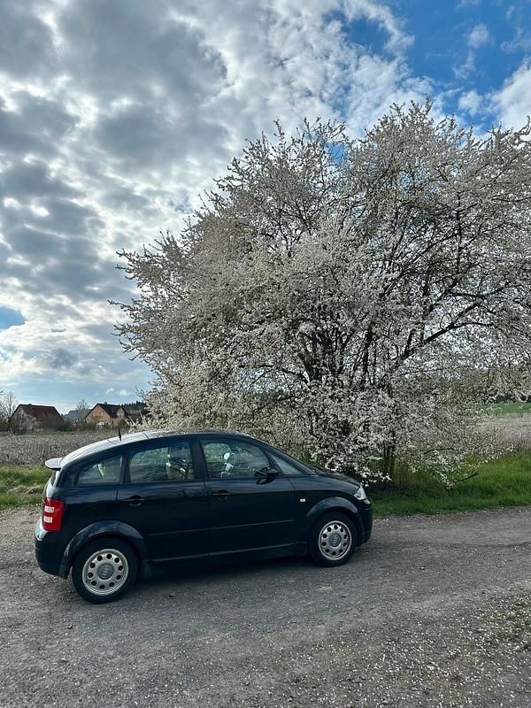 Second-hand Audi A2 75 CP (55 kW) 2002 Negru Hatchback