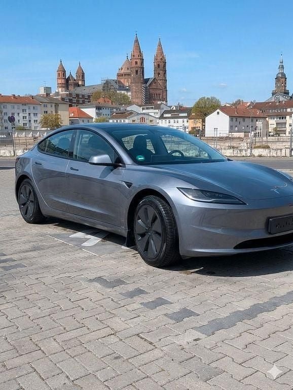 Gebraucht Tesla Model 3 RWD 208 kW (283 PS) 2025 Grau Limousine