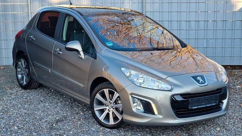 Gebraucht Peugeot 308 Allure 156 PS (114 kW) 2012 Grau Limousine