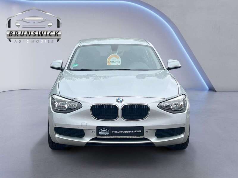 Glaciersilber metallic Gebraucht 2012 BMW 116 Sport Line Kleinwagen | 12.250 € (Fairer Preis) - Bild 1/4