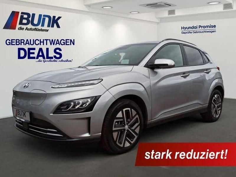 Shimmering silver Gebraucht 2023 Hyundai Kona Prime SUV | 27.390 € (Fairer Preis) - Bild 1/4