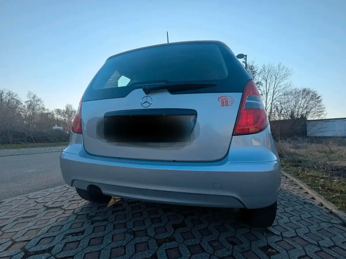 Gebraucht Mercedes A180 116 PS (85 kW) 2010 Silber Van / Kleinbus