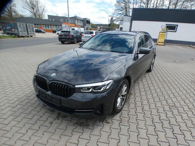 Gebraucht BMW 520 190 PS (139 kW) 2022 Sophistograu Kombi