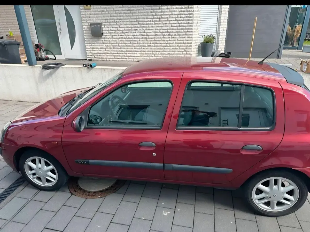 Gebraucht Renault Clio II Dynamique 75 PS (55 kW) 2002 Schwarz Limousine