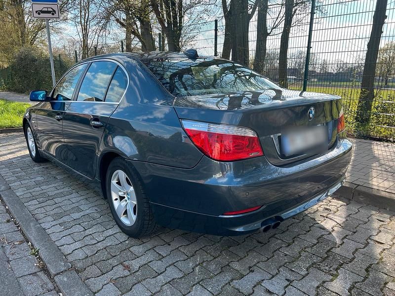 Gebraucht BMW 525 218 PS (160 kW) 2008 Grau Limousine