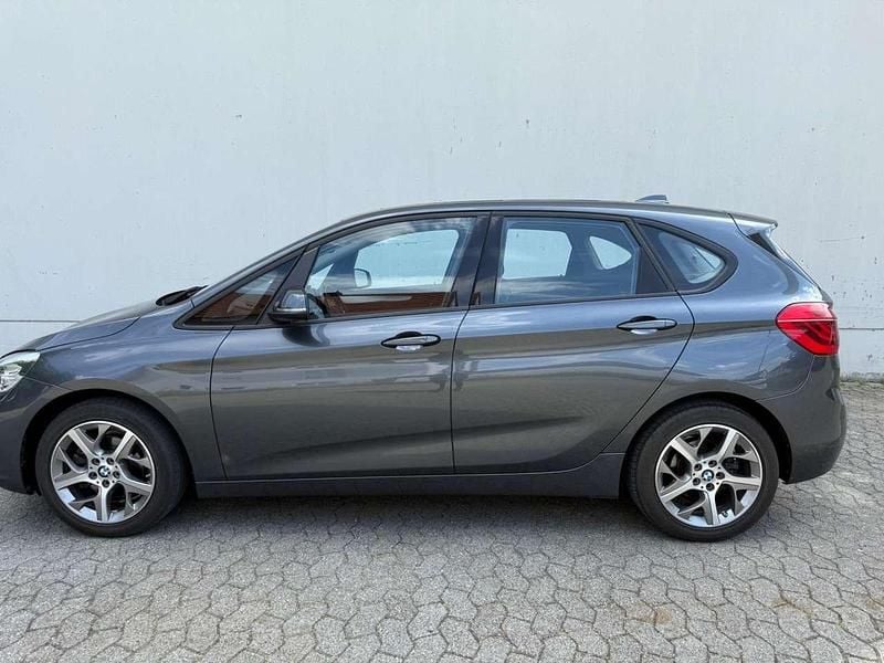 Mineralgrau Gebraucht 2016 BMW 218 Active Tourer Advantage Van / Kleinbus | 13.200 € (Guter Preis) - Bild 1/4