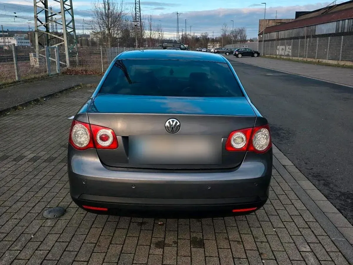 Gebraucht VW Jetta Sportline 150 PS (110 kW) 2006 Grau Limousine