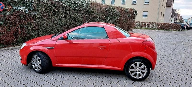 Gebraucht Opel Tigra 90 PS (66 kW) 2004 Rot Cabrio