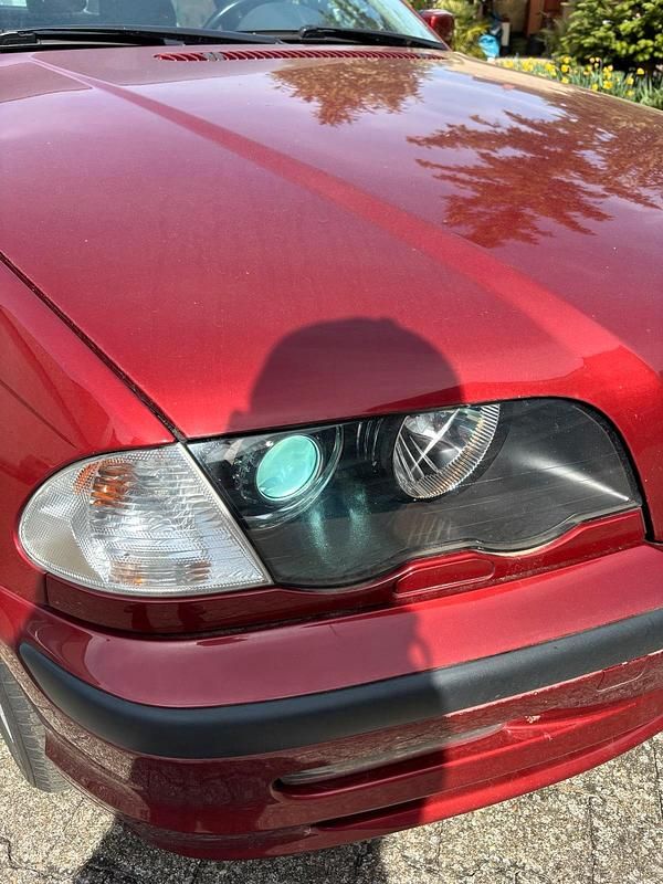 Gebraucht BMW 320 Basis 170 PS (125 kW) 2001 Rot Limousine