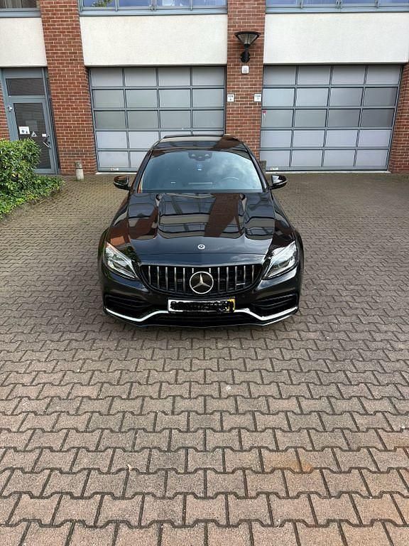 Schwarz Gebraucht 2020 Mercedes C63 AMG AMG Limousine | 48.900 € (Guter Preis) - Bild 1/4